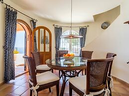 Belvilla by OYO Casa Camelias