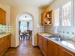 Belvilla by OYO Casa Camelias