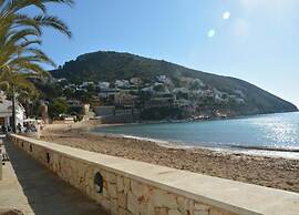 Villa With Sea Breeze Charm