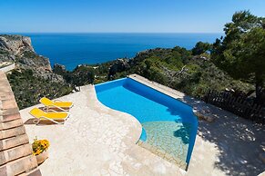 Villa With Sea Breeze Charm
