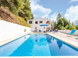 Gorgeous Villa With Private Swimming Pool in Algarrobo-costa