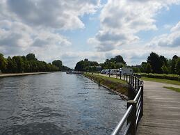 Spacious Villa in Neerpelt near Welvaart Marina