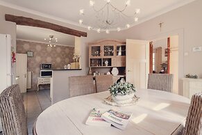 Spacious Villa in Neerpelt near Welvaart Marina