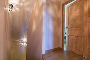 Poolside Luxury Villa in Montignac