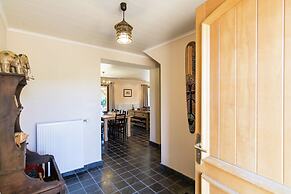 Poolside Luxury Villa in Montignac