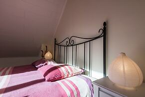 Poolside Luxury Villa in Montignac