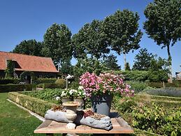 Tasteful Mansion in Lichtervelde with Hot Tub