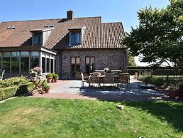 Tasteful Mansion in Lichtervelde with Hot Tub