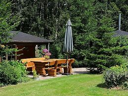 Chalet in Wibrin With Private Fish Pond