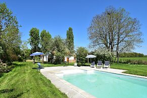 Beautiful Authentic Holiday Home With Pool