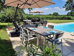 Beautiful Authentic Holiday Home With Pool