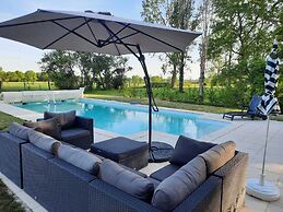 Beautiful Authentic Holiday Home With Pool