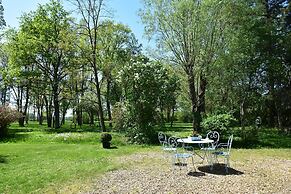 Beautiful Authentic Holiday Home With Pool