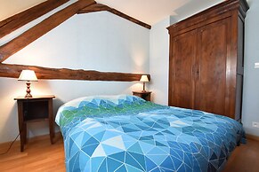 Beautiful Authentic Holiday Home With Pool