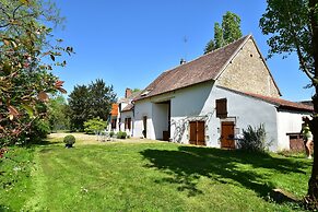 Beautiful Authentic Holiday Home With Pool
