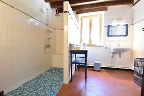 Beautiful Authentic Holiday Home With Pool