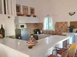 Sunny Provence Getaway