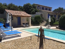 Sunny Provence Getaway