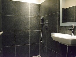 Villa With Hottub in Calm Area