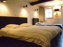 Villa With Hottub in Calm Area