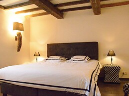 Villa With Hottub in Calm Area