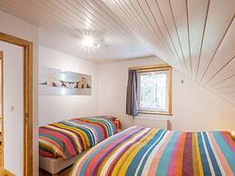 Quiet Villa with Hot Tub & Sauna