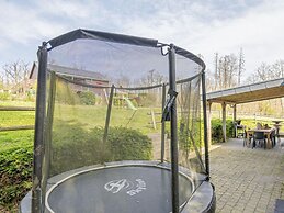 Quiet Villa with Hot Tub & Sauna