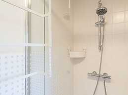 Quiet Villa with Hot Tub & Sauna