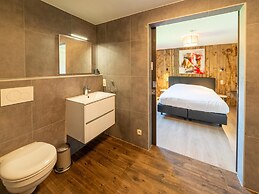 Lush Chalet Near Lake of Butgenbach