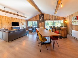 Lush Chalet Near Lake of Butgenbach