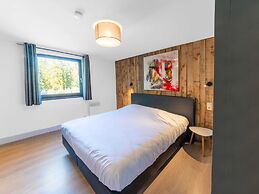 Lush Chalet Near Lake of Butgenbach