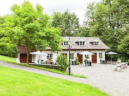 Gorgeous Apartment in Bohon With Garden