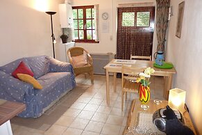Gorgeous Apartment in Bohon With Garden