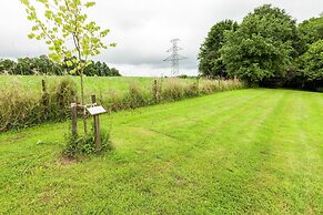 Gorgeous Apartment in Bohon With Garden