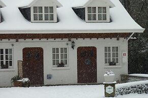 Gorgeous Apartment in Bohon With Garden