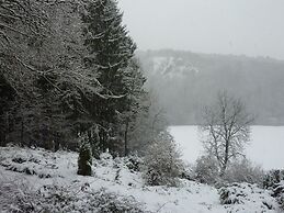 Gorgeous Apartment in Bohon With Garden