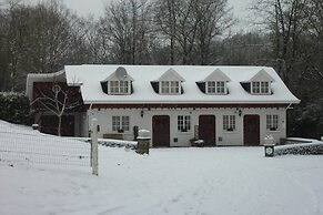 Gorgeous Apartment in Bohon With Garden