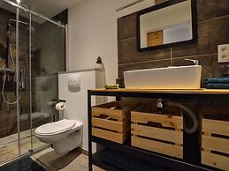 Luxurious Cottage in Aywaille with Sauna & Hot Tub