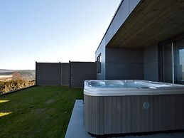 Luxurious Cottage in Aywaille with Sauna & Hot Tub