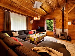 Cozy Chalet in Ardennes With Fenced Garden & Covered Terrace