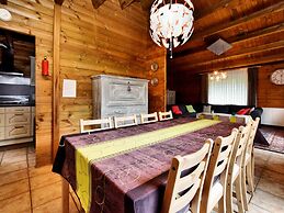 Cozy Chalet in Ardennes With Fenced Garden & Covered Terrace