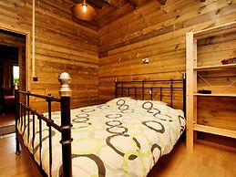 Cozy Chalet in Ardennes With Fenced Garden & Covered Terrace