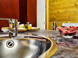 Cozy Chalet in Ardennes With Fenced Garden & Covered Terrace