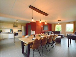 Elegant Child Friendly Villa in Berismenil near Forest