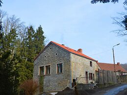 Quaint Holiday Home in Falaen