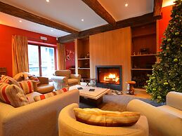 Holiday Home in Mettet With Garden