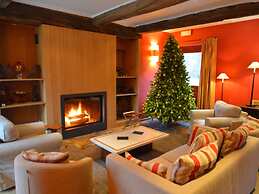 Holiday Home in Mettet With Garden