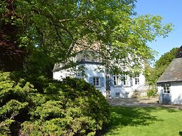 Quiet Cottage in Roumont