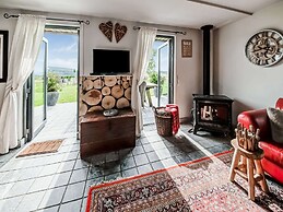Petit Wilogne Holiday Home in Mont