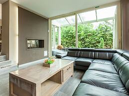 Luxury Villa with Sauna & Hot Tub in Middelkerke